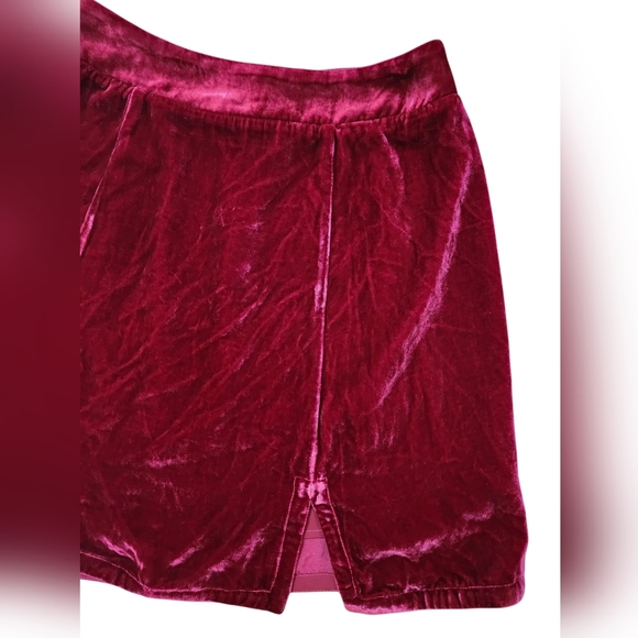 FOR LOVE AND LEMONS red velvet mini skirt, size XS - Picture 3 of 7